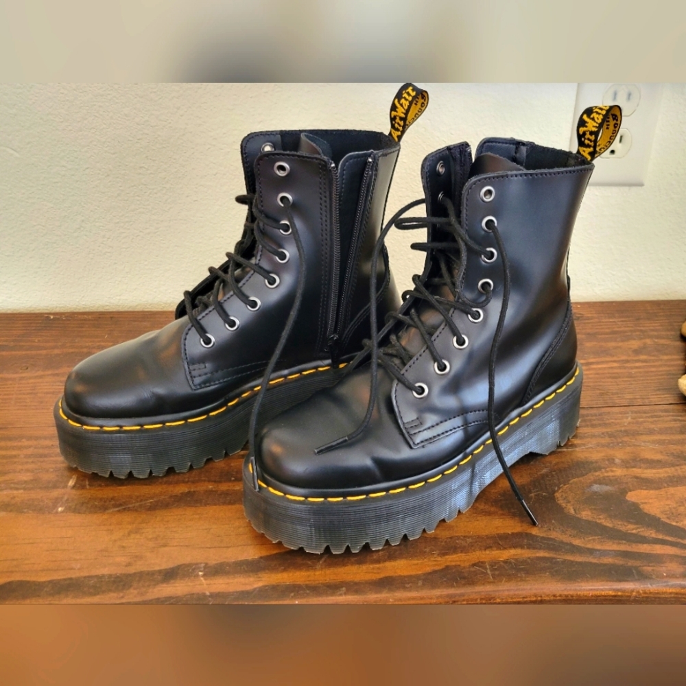 Jadon Dr. Martens